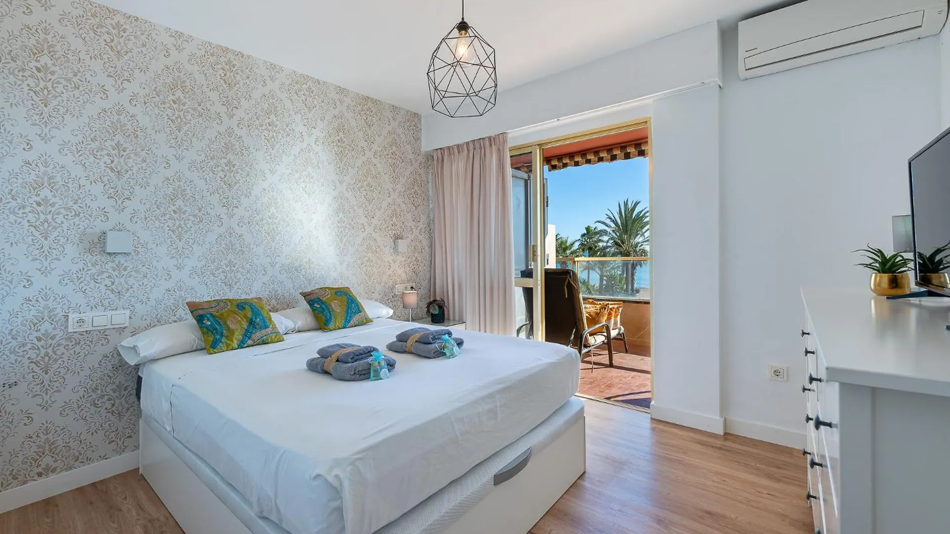 797 Holiday Rentals - Moderno Piso En Primera Linea De Playa Torremolinos 0*,