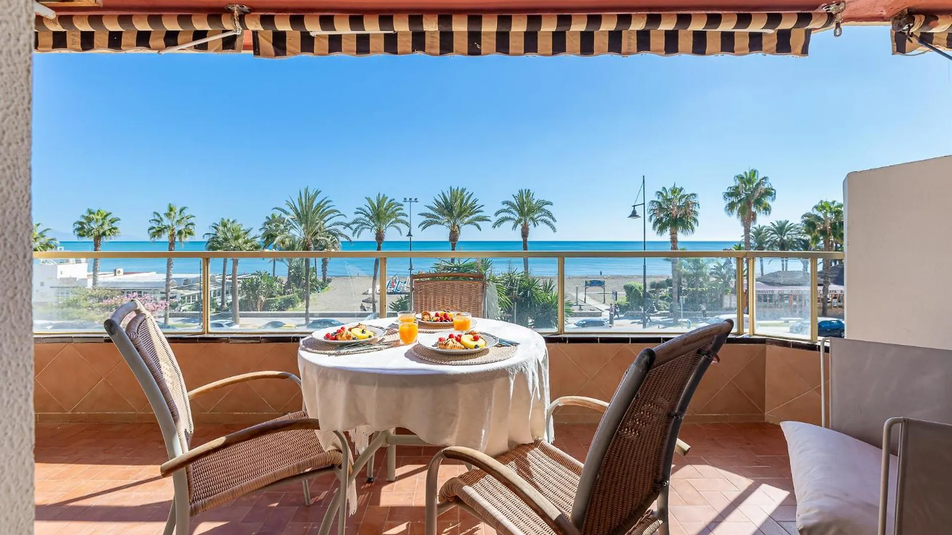 797 Holiday Rentals - Moderno Piso En Primera Linea De Playa Torremolinos