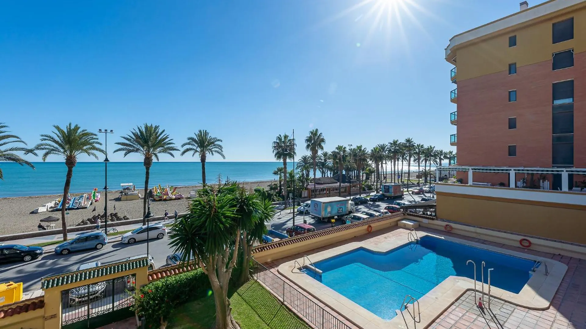 797 Holiday Rentals - Moderno Piso En Primera Linea De Playa Torremolinos Spain