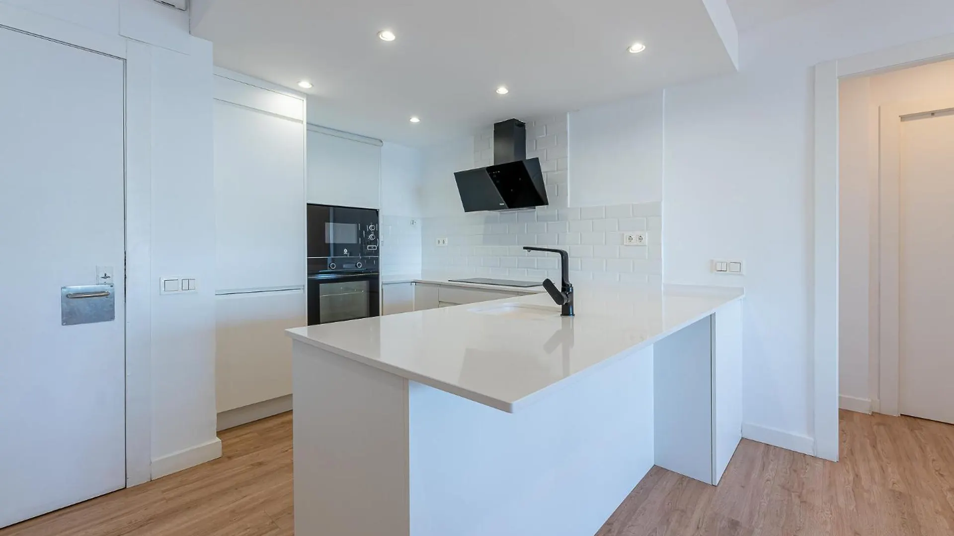797 Holiday Rentals - Moderno Piso En Primera Linea De Playa Torremolinos Lägenhet