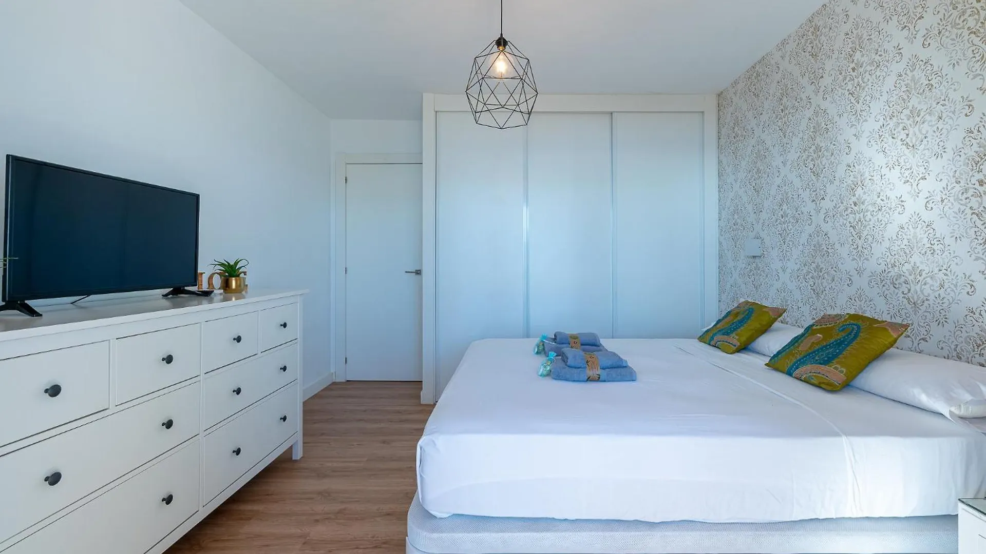 Lägenhet 797 Holiday Rentals - Moderno Piso En Primera Linea De Playa Torremolinos