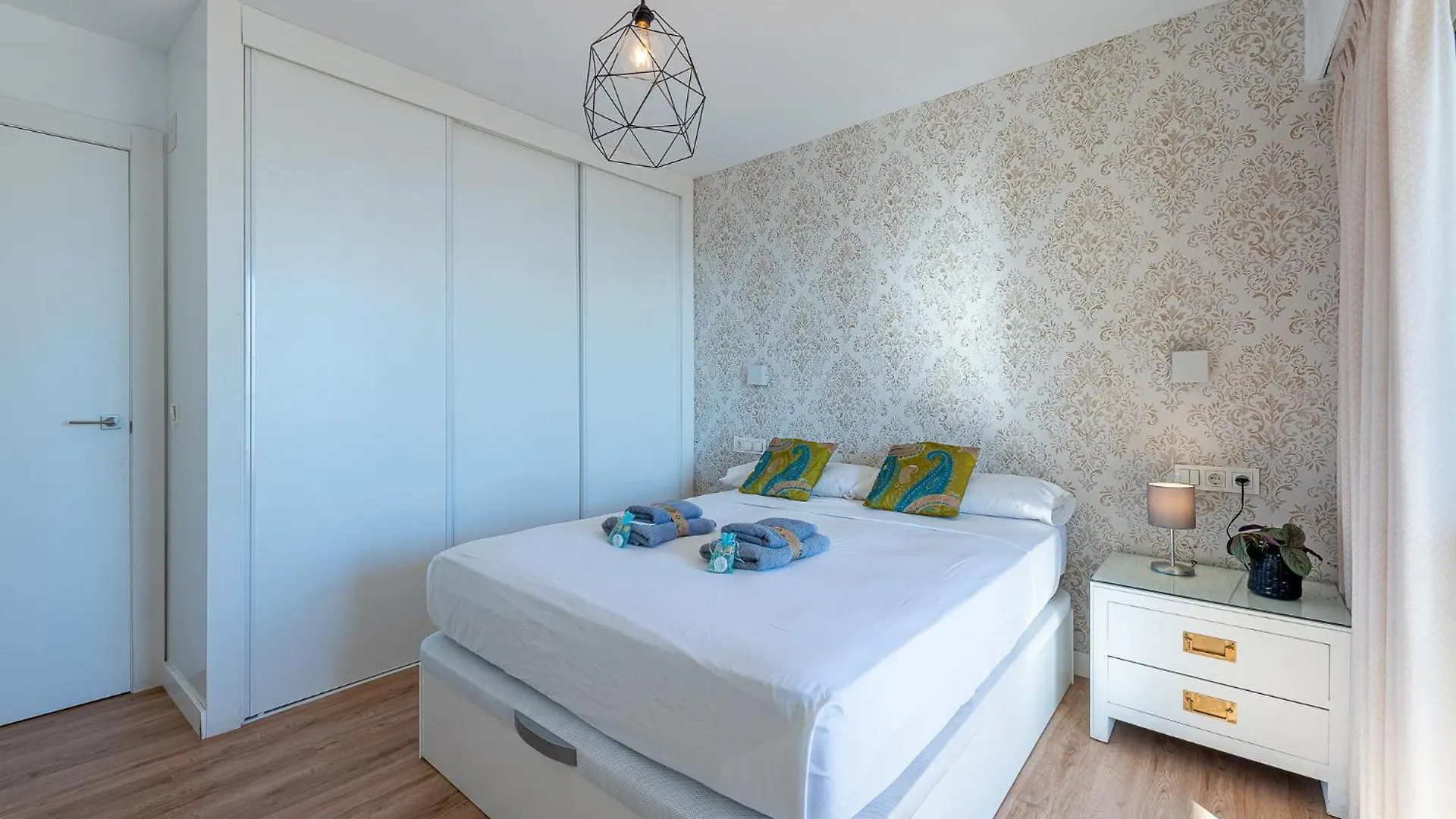 Lägenhet 797 Holiday Rentals - Moderno Piso En Primera Linea De Playa Torremolinos